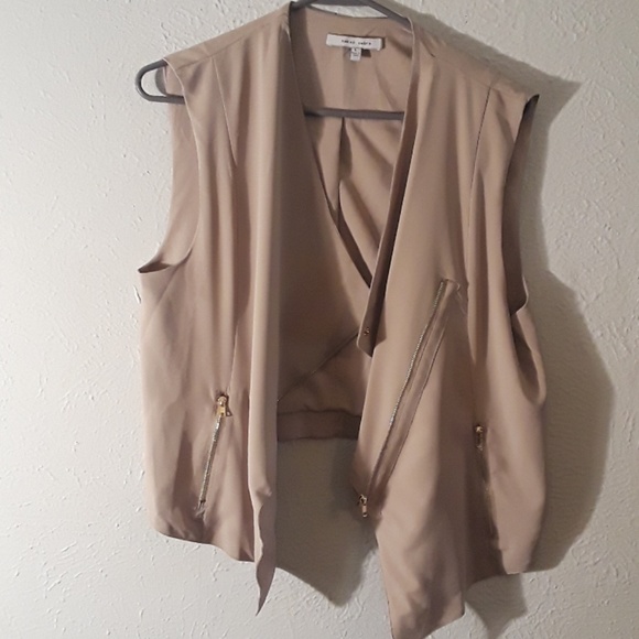 Vest - Picture 1 of 2